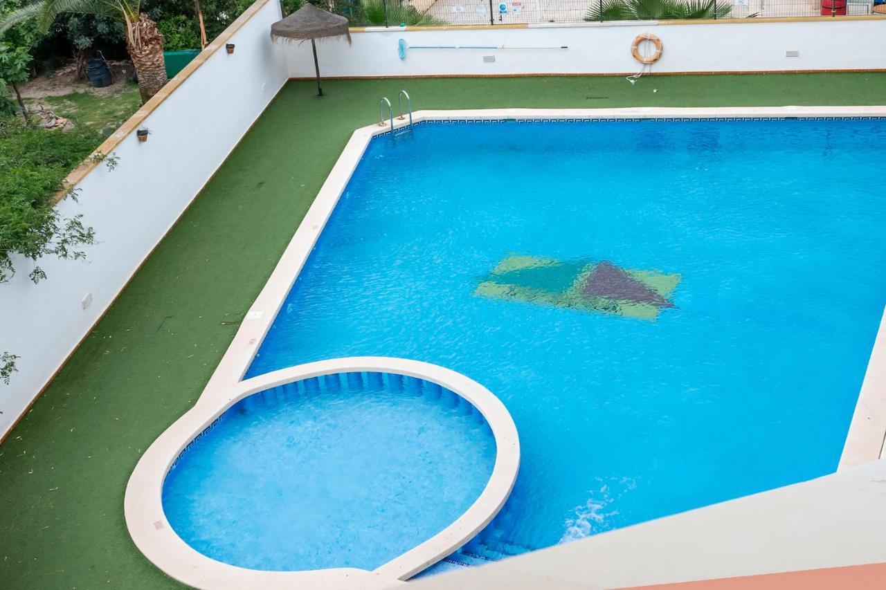 Appartement Atico Con Terraza-Solarium Y Piscina 4-6 Personas Wifi A/C à Roda Extérieur photo